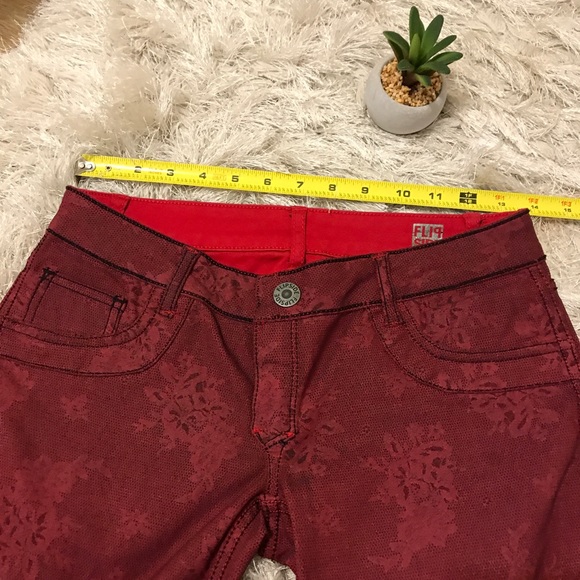 Flipside Reversible Denim Red & Dark Pattern - Picture 4 of 8